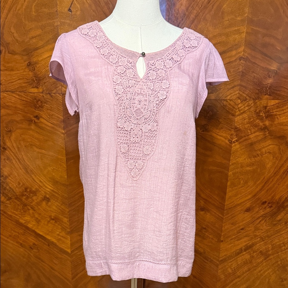 Adiva Lilac Crochet Yoke Short Sleeve Blouse